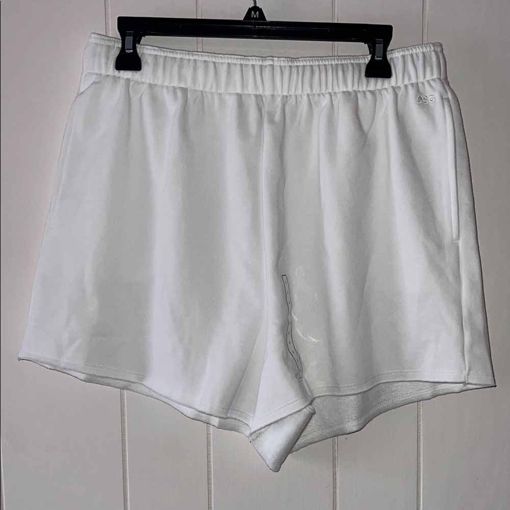DSG White Athletic Shorts Lightweight Elastic Waist Mid-Rise Oversized Fleece